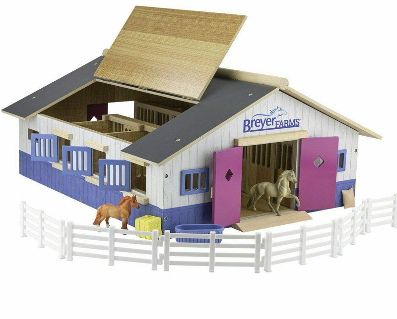 Breyer Farms - Deluxe Stable Playset
